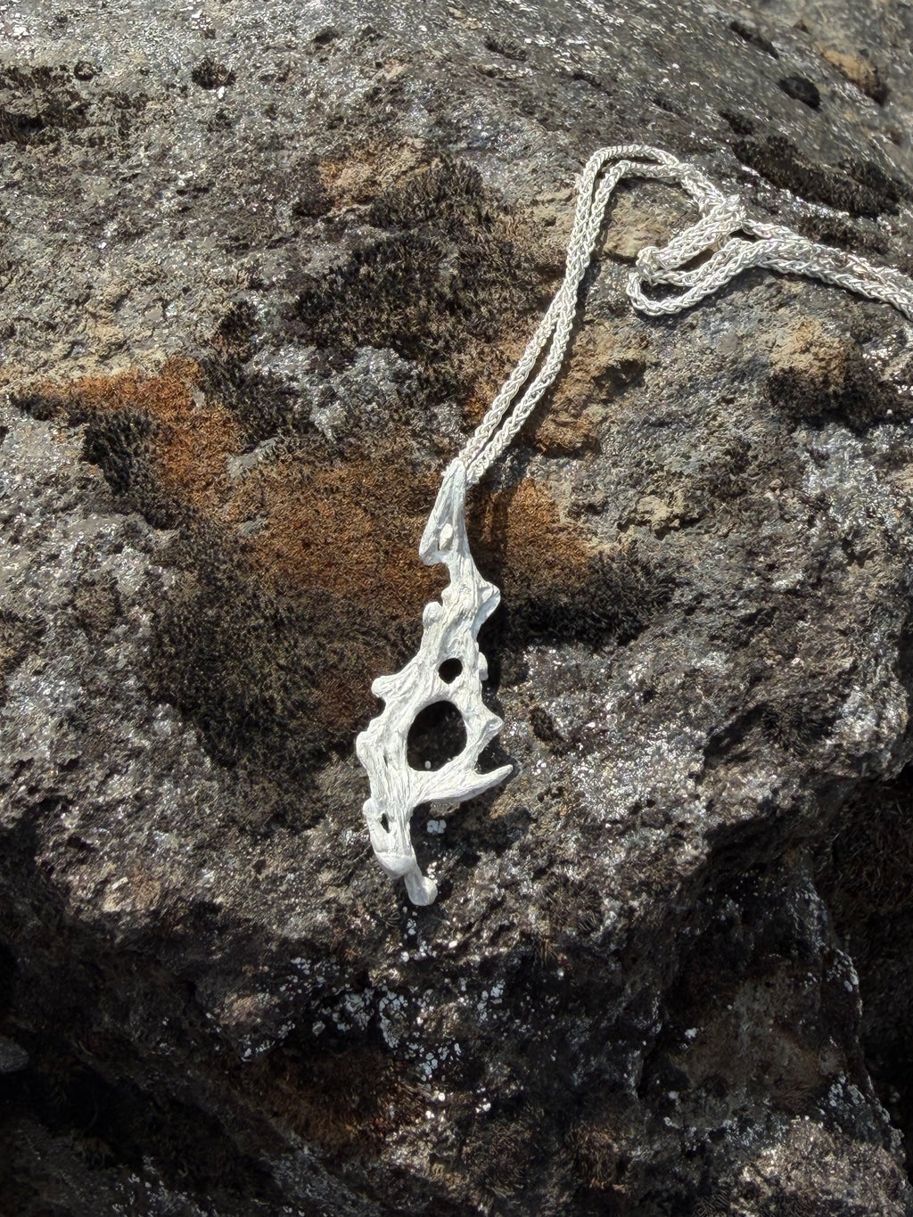Burlbone necklace [CG006]